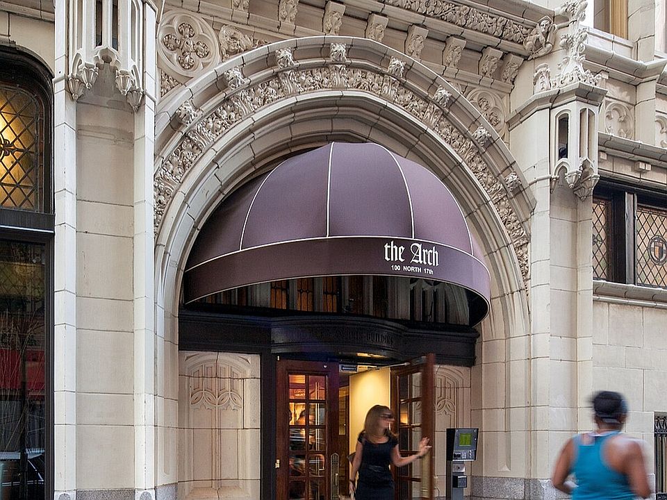 Building Exterior - Entrance