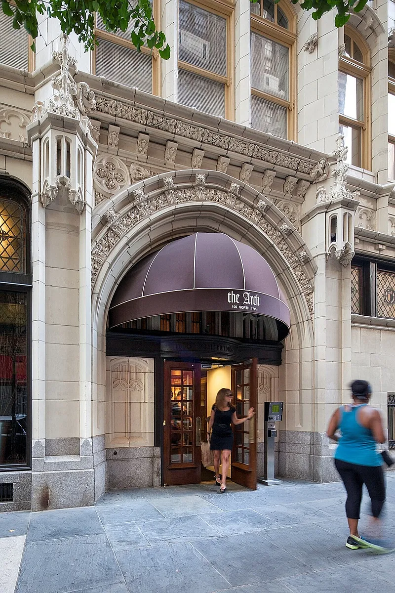 Building Exterior - Entrance - The Arch