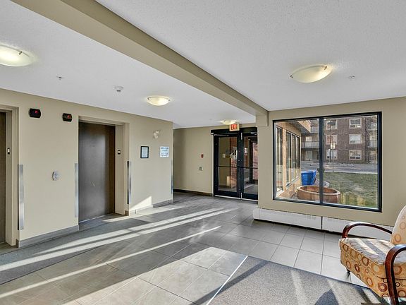 4th image of 13907 136th St NW #305