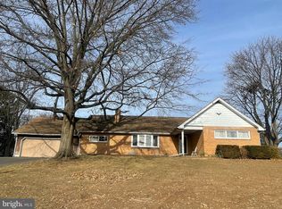 122 Valley View Dr, Mechanicsburg, PA 17050