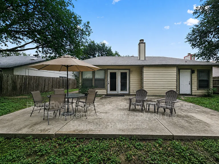 3224 Coral Grove Dr — Photo 5