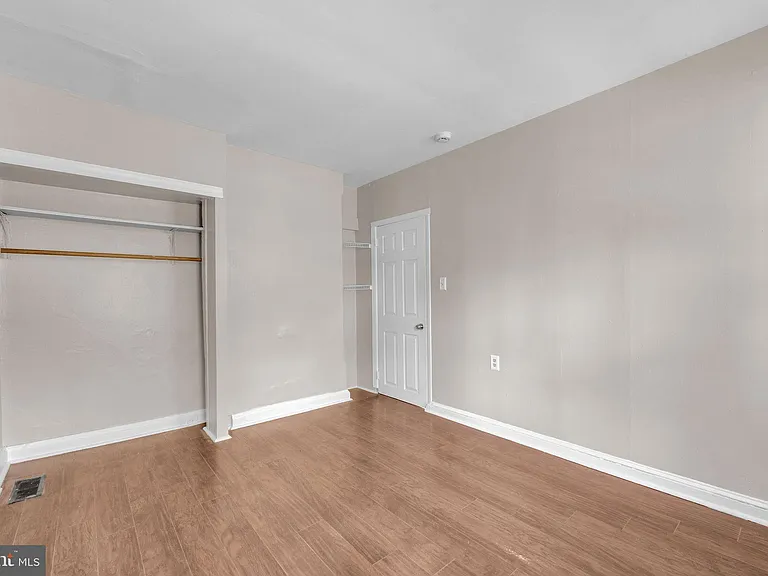 315 Burlington Ave — Photo 7