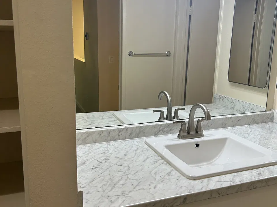 1625 Hotel Cir S #C210