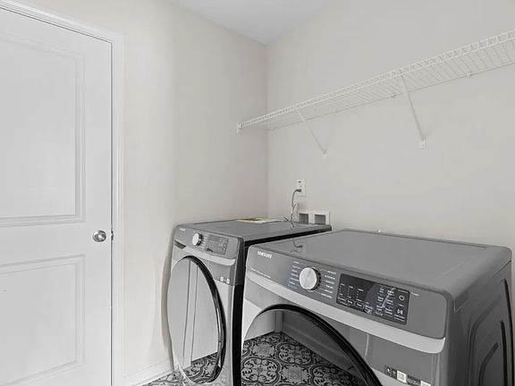 2nd image of 72 Little Leaf Ln
