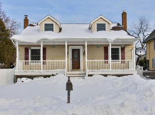 27 1st St, Rumson, NJ 07760