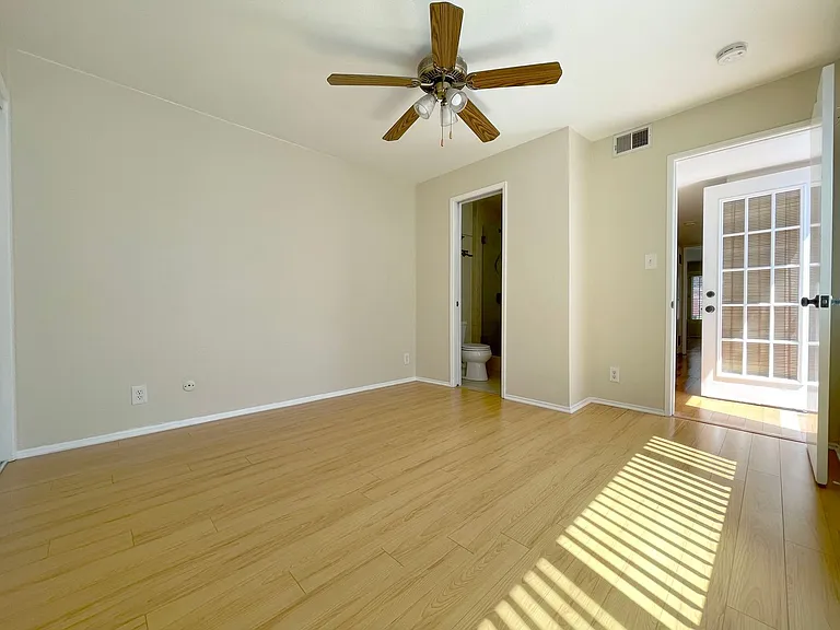 2414 Richmond Way — Photo 17