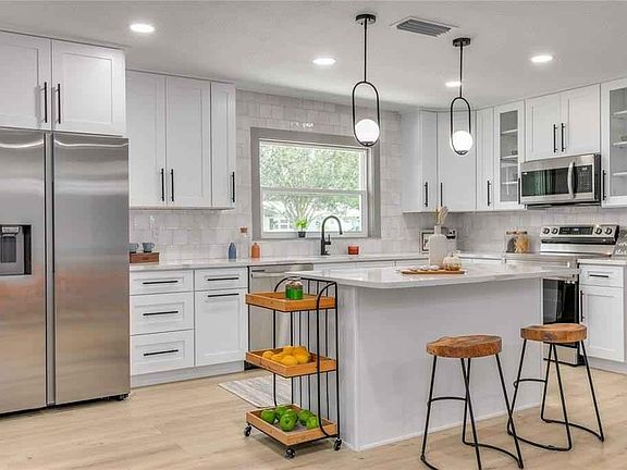 5th image of 2325A Black Oak Ln