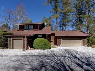 43 Old Prestwick Dr, Sapphire, NC 28774