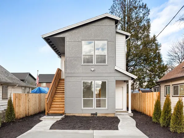 8589 SE Insley St, Portland, OR 97266