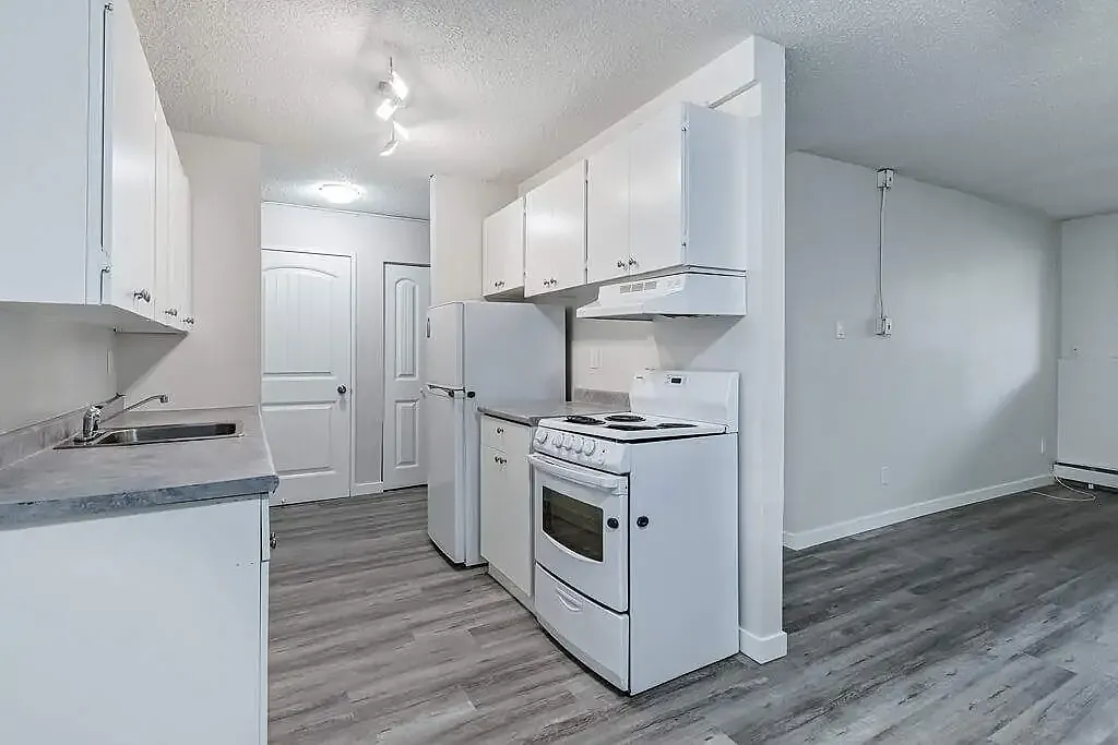 Matheson Place — Photo 1