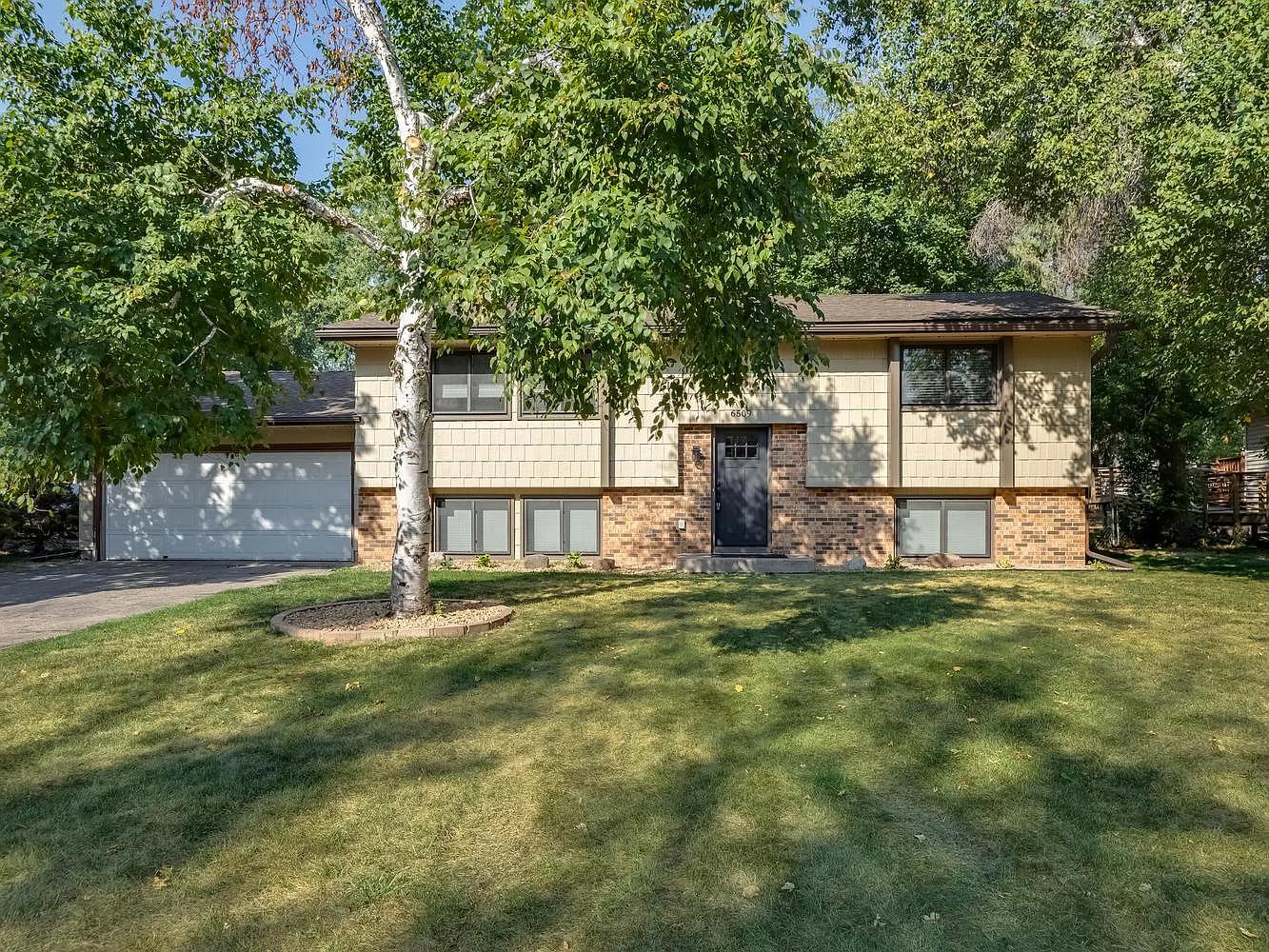 4 bed, 1500 sqft, $2,595 — Photo 2