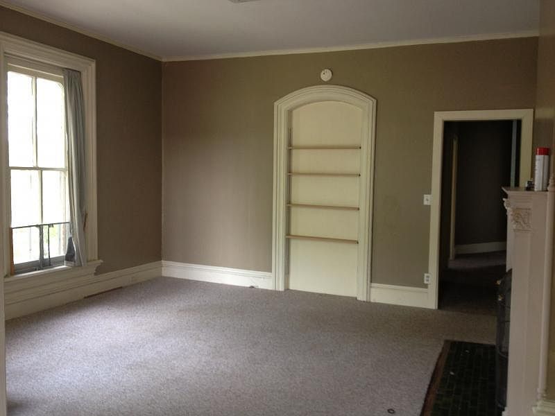 101 2A living room