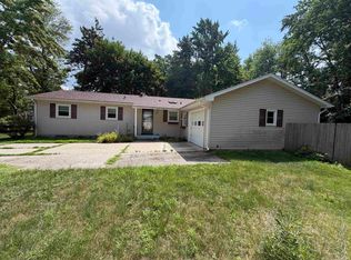 1413 Dilloway Dr, Midland, MI 48640