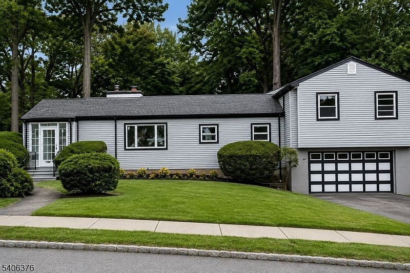 1st image of 55 Rock Spring Ave