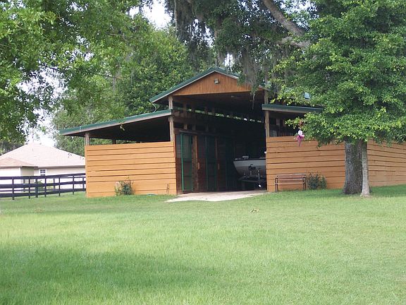 Stalls Entrance