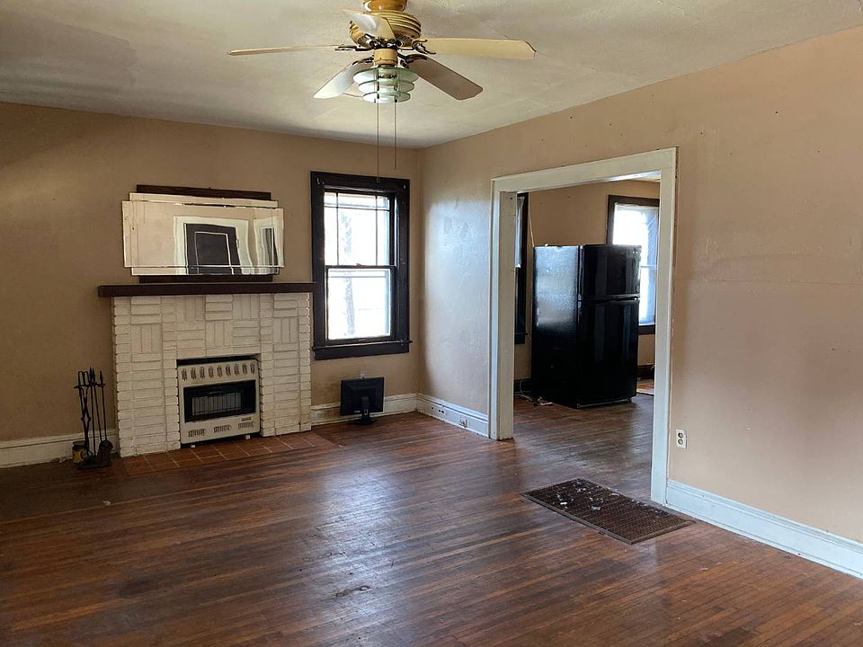 2nd image of 1054 Monroe Ave