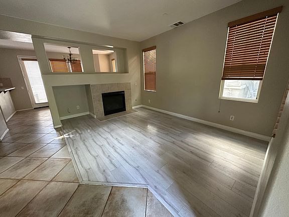 3rd image of 1747 Steinman St