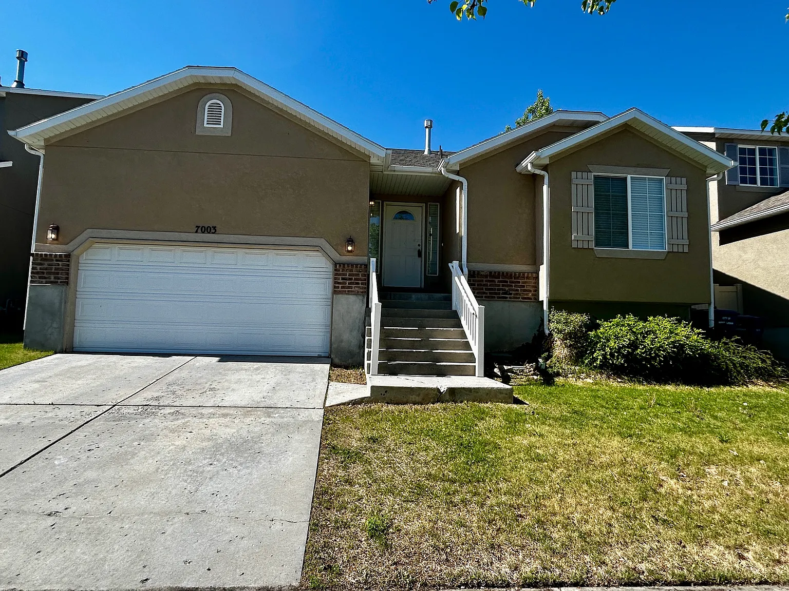 3 bed, 2447 sqft, $2,295 — Photo 1