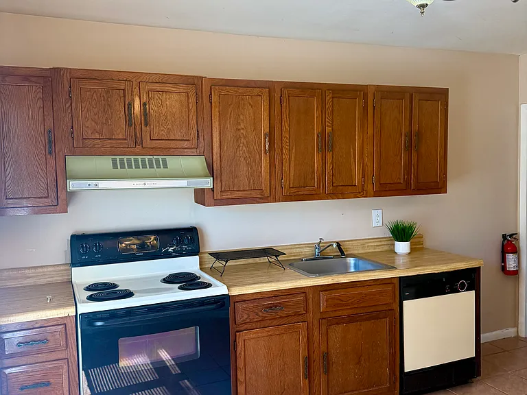 14 Clinton Ave #2 — Photo 6