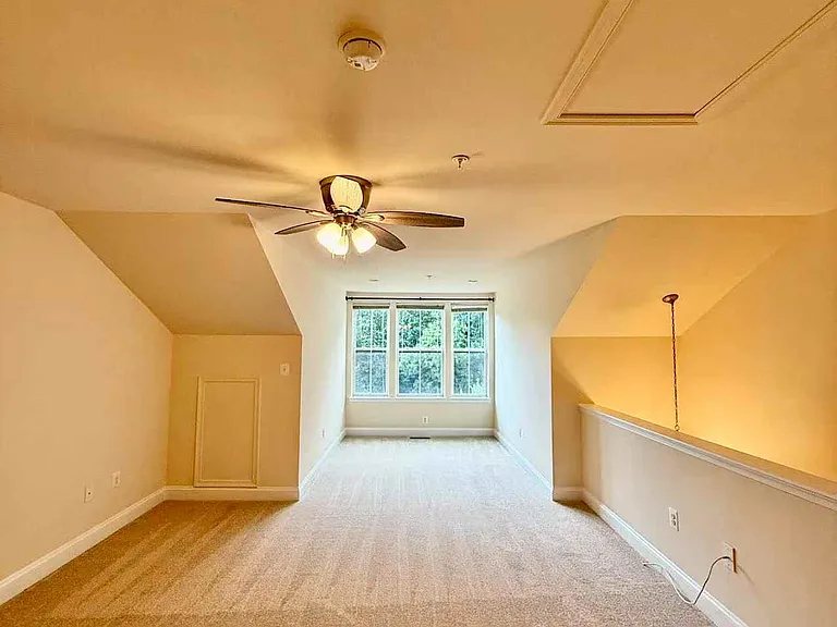 11918 Weybridge Ln — Photo 34