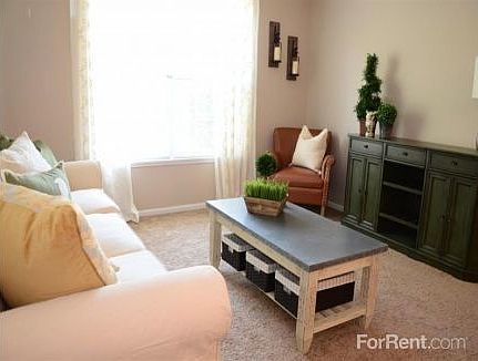 4th image of 2219 Mountain View Ln