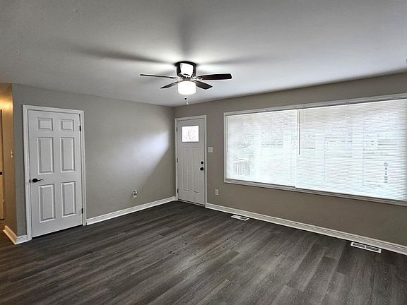 3rd image of 7063 Sherwood Ave