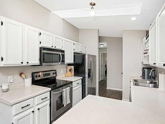 5th image of 5635 Sanibel Dr