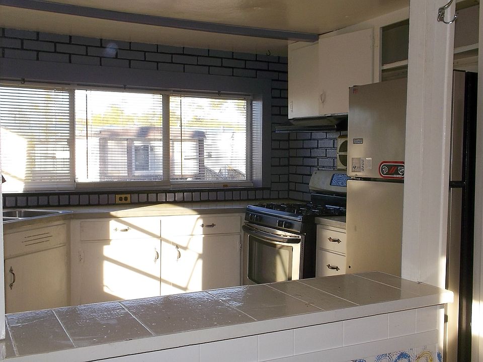 2nd image of 999 Marie Ln