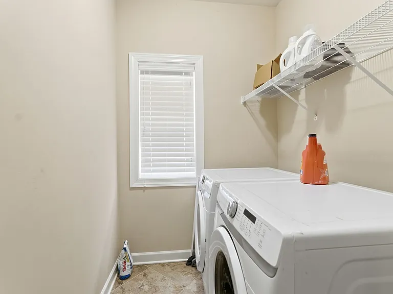 2733 Presley Dr — Photo 22