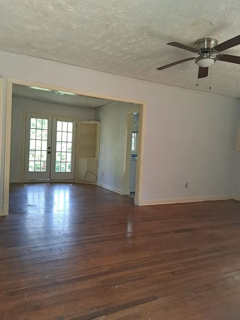 2Bed 1Bath Home — Photo 2