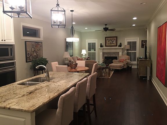 4th image of 16 Wildwood Place Cir