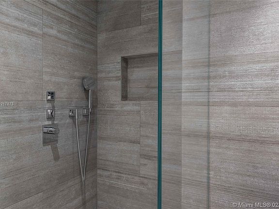 4th image of 101 20th St #3208