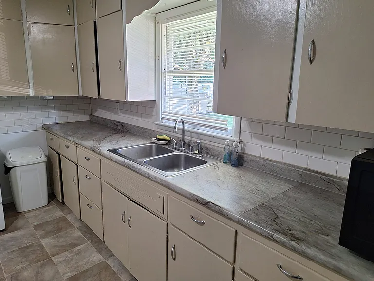 504 W Price Ave — Photo 6