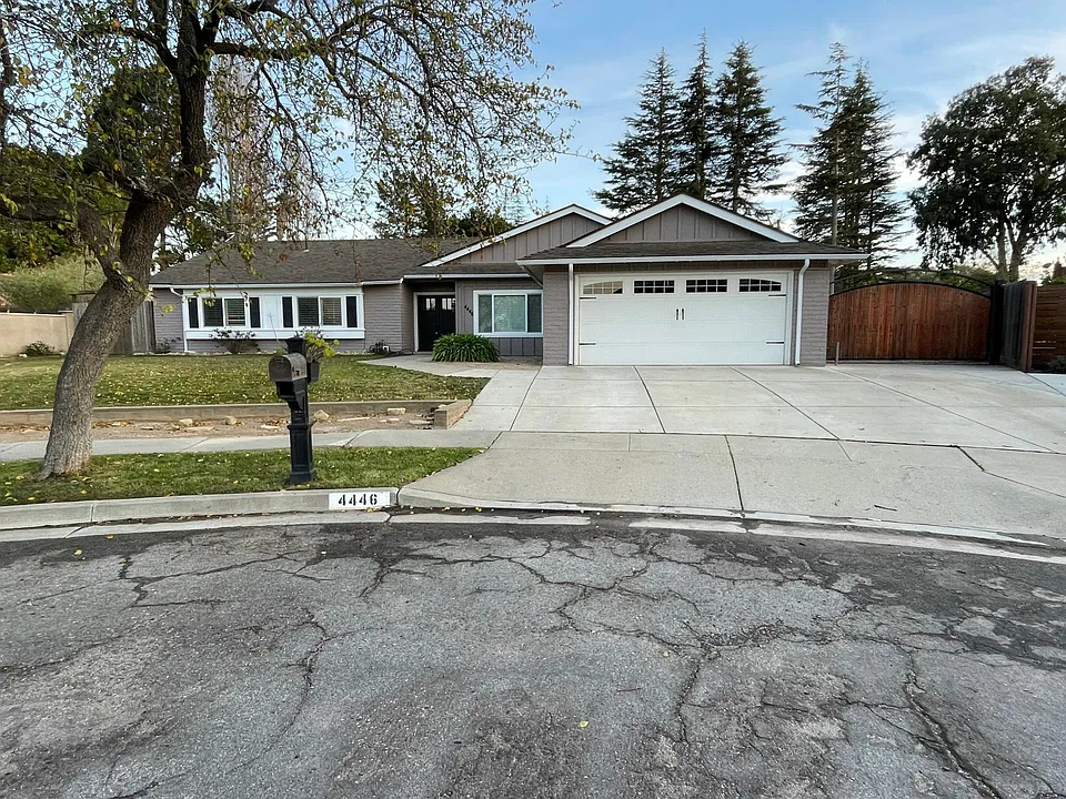 4446 Saint Ives Ct