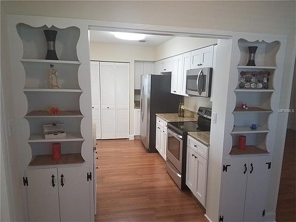 5th image of 1001 Cottonwood St