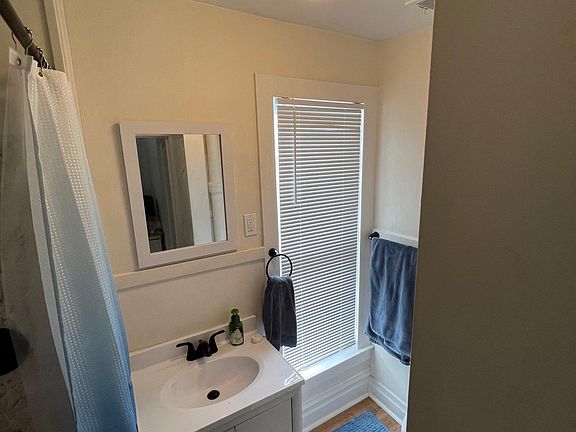 4th image of 903 Crosby St NW #2