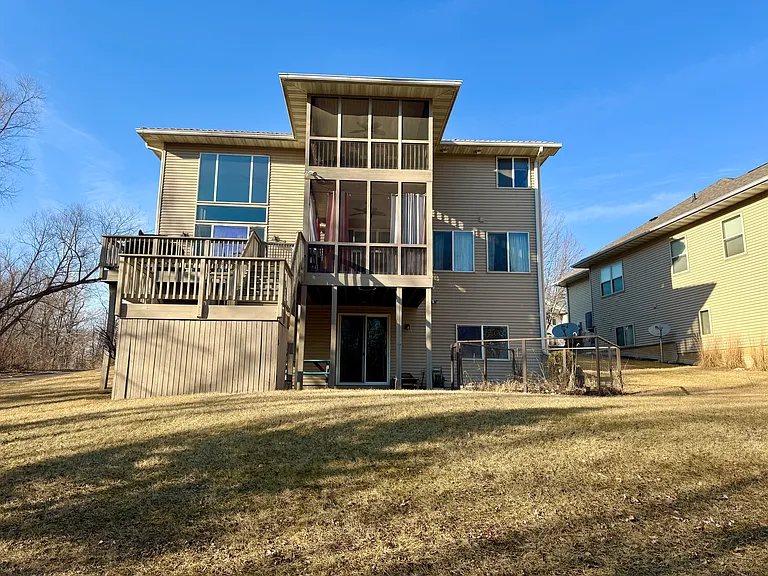 2098 Dempster Dr — Photo 12