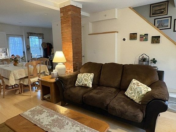5th image of 31 Taft St Unit 31