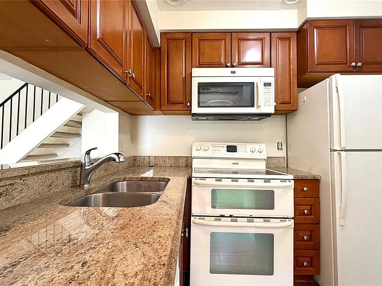 5561 Slash Pine Ct #26-3 — Photo 10