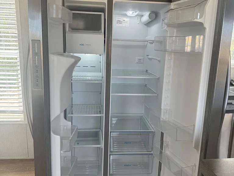 Stainless Steel appliances, including this great refrigerator!