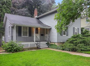 210 Spring Ave, Naperville, IL 60540