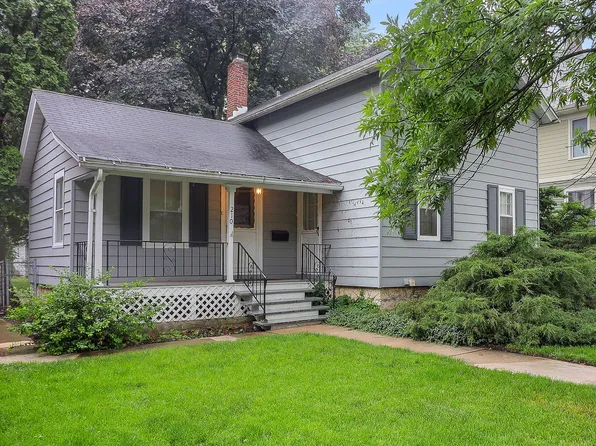 210 Spring Ave, Naperville, IL 60540