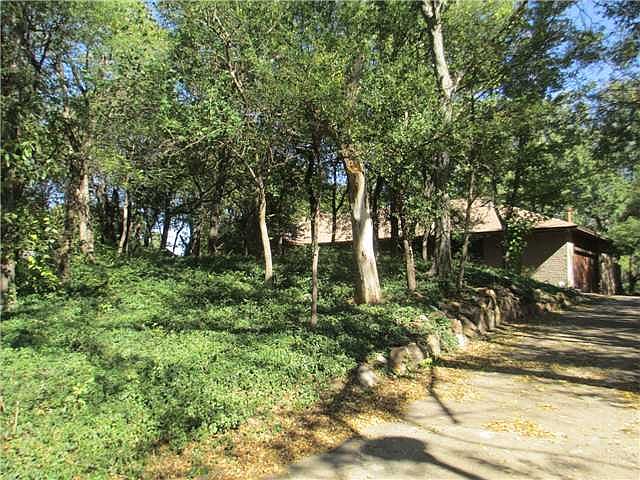 1st image of 18 Woodlands Dr