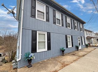 11 E Grand St, Hampton, NJ 08827