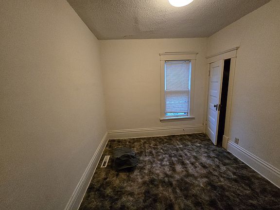 3rd image of 2906 Knox Ave N