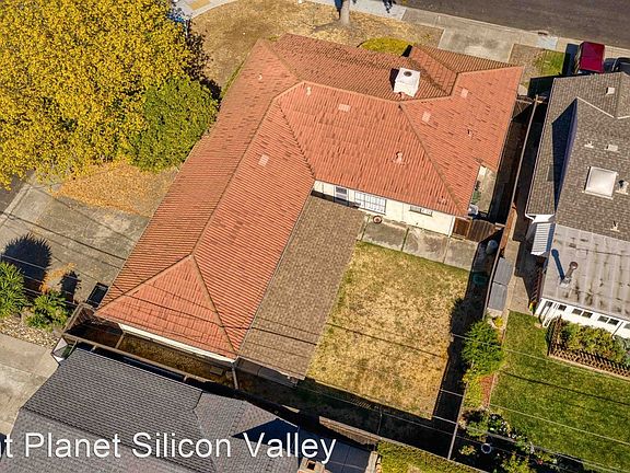 5th image of 492 Cypress Ave