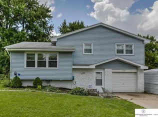 6104 N 76th Cir, Omaha, NE 68134