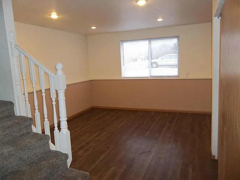 1502 Flynn Ln #B — Photo 8