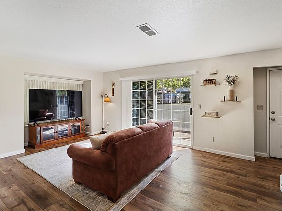 4th image of 200 Ridgetop Dr APT 31