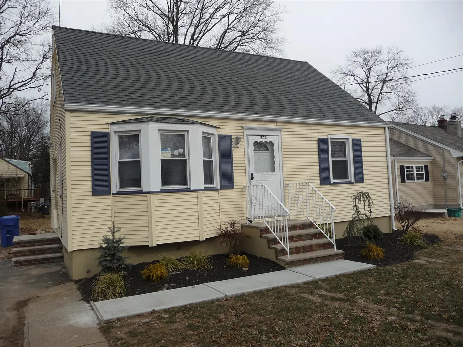 204 New Dover Rd photo 1